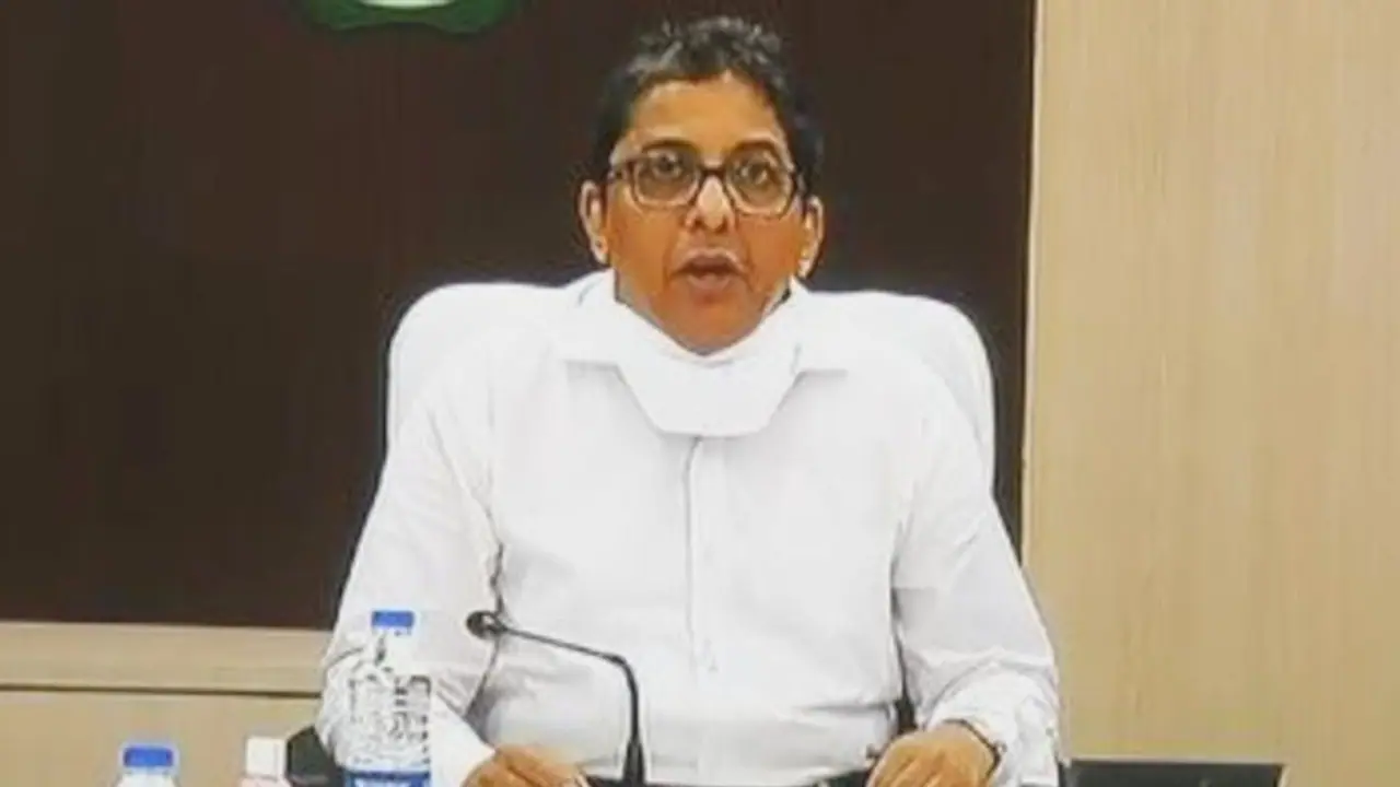 মোদীর রোষানলের বিরুদ্ধে মমতাকেই ঢাল করলেন আলাপন, কেন্দ্রকে পাঠালেন ৪ পাতার জবাব মোদীর রোষানলের বিরুদ্ধে মমতাকেই ঢাল করলেন আলাপন, কেন্দ্রকে পাঠালেন ৪ পাতার জবাব