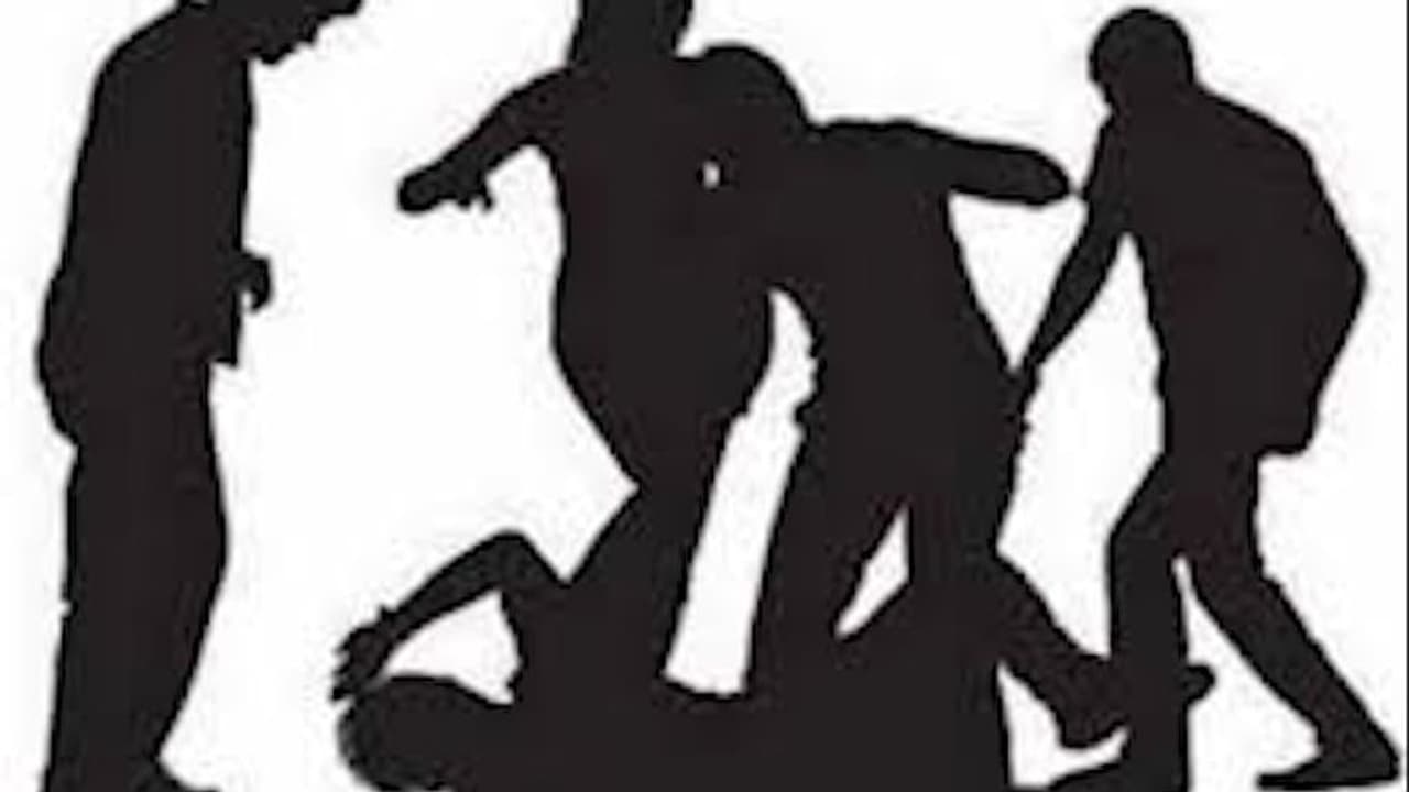 Karnataka man tied, thrashed for ‘touching’ upper caste person’s bike; 13 arrested Karnataka man tied, thrashed for ‘touching’ upper caste person’s bike; 13 arrested