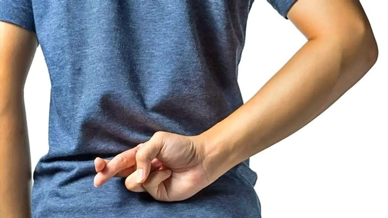 गरूड़ पुराण: इन 7 बातों का ध्यान रखेंगे तो आप भी समझ जाएंगे कौन आपसे बोल रहा है सच और कौन झूठ गरूड़ पुराण: इन 7 बातों का ध्यान रखेंगे तो आप भी समझ जाएंगे कौन आपसे बोल रहा है सच और कौन झूठ