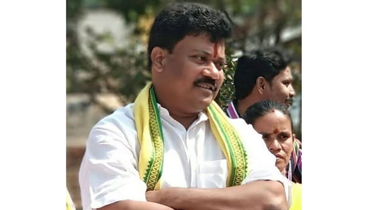 విషాదం... గుండెపోటుతో టిడిపి మాజీ ఎమ్మెల్యే మృతి విషాదం... గుండెపోటుతో టిడిపి మాజీ ఎమ్మెల్యే మృతి