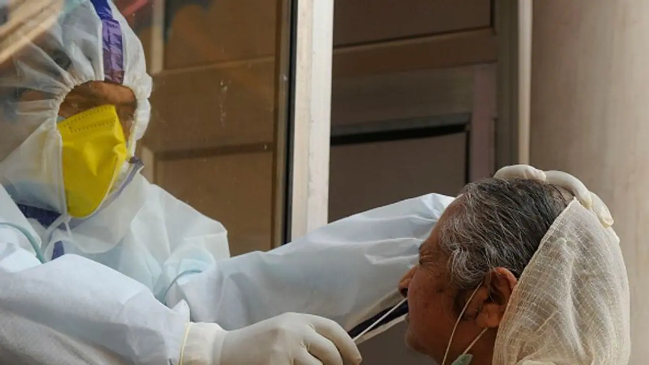 করোনাভাইরাসে পজেটিভিটি রেট ৫ শতাংশ কমিয়ে আনাই লক্ষ্য, ভারতের পরিস্থিতি ভালো বলে আশ্বস্ত করল কেন্দ্র করোনাভাইরাসে পজেটিভিটি রেট ৫ শতাংশ কমিয়ে আনাই লক্ষ্য, ভারতের পরিস্থিতি ভালো বলে আশ্বস্ত করল কেন্দ্র