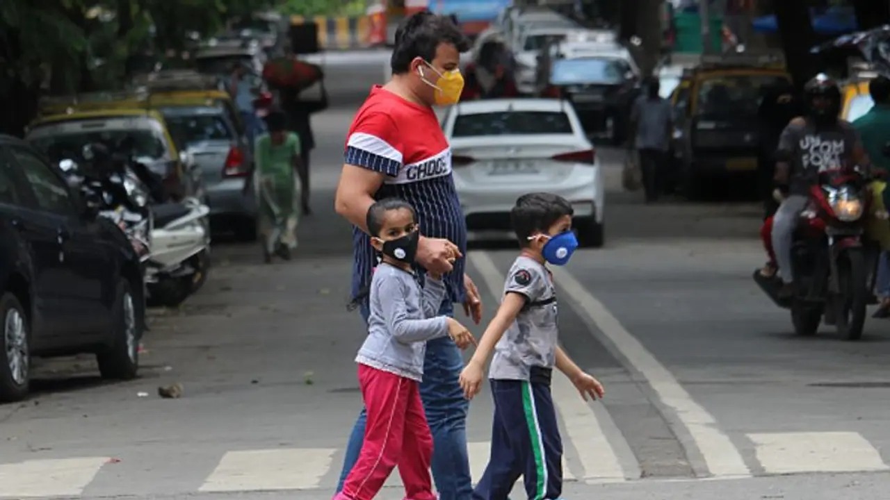 দিল্লিতে প্রতি ৪ জনের একজন করোনা আক্রান্ত, বেহাল অর্থনীতি ফেরাতে লকডাউন উঠে গেল বেঙ্গালুরুতে দিল্লিতে প্রতি ৪ জনের একজন করোনা আক্রান্ত, বেহাল অর্থনীতি ফেরাতে লকডাউন উঠে গেল বেঙ্গালুরুতে