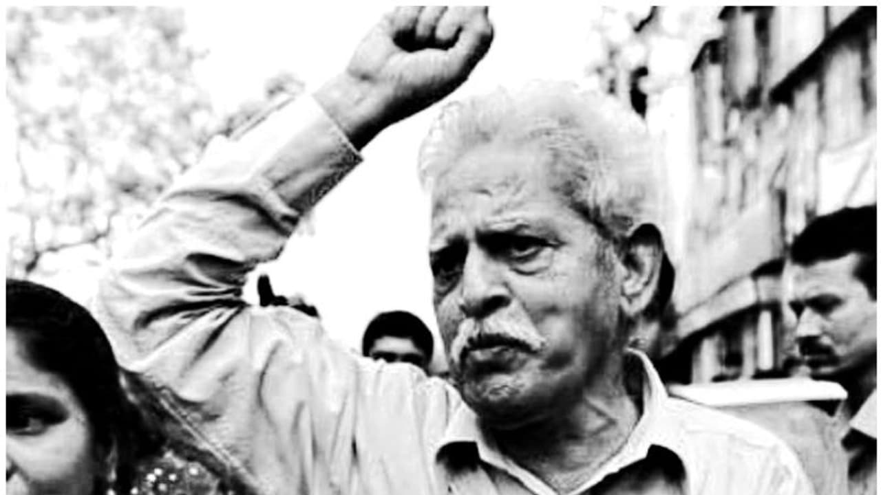 ആരാണ് വരവരറാവു? കേന്ദ്രം യുഎപിഎ ചുമത്തി ഈ 81 കാരനെ തുറുങ്കിലടച്ചിരിക്കുന്നത് എന്തിനാണ്? ആരാണ് വരവരറാവു? കേന്ദ്രം യുഎപിഎ ചുമത്തി ഈ 81 കാരനെ തുറുങ്കിലടച്ചിരിക്കുന്നത് എന്തിനാണ്?