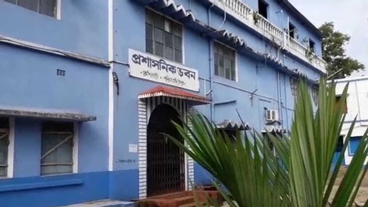 করোনা সংক্রমণের শিকার বিডিও, আতঙ্ক ছড়াল কেশিয়ারিতে করোনা সংক্রমণের শিকার বিডিও, আতঙ্ক ছড়াল কেশিয়ারিতে