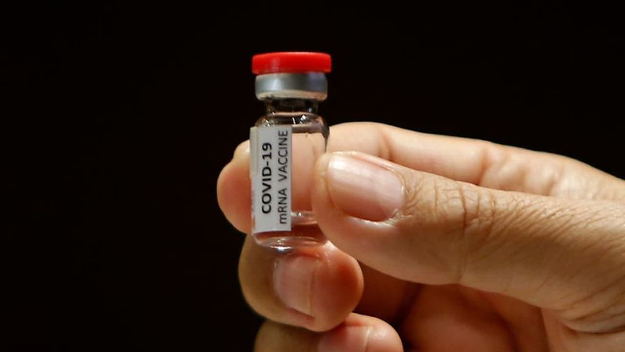 Coronavirus: Serum Institute signs deal with Bill Gates to produce 100 million doses of COVID 19 vaccine Coronavirus: Serum Institute signs deal with Bill Gates to produce 100 million doses of COVID 19 vaccine