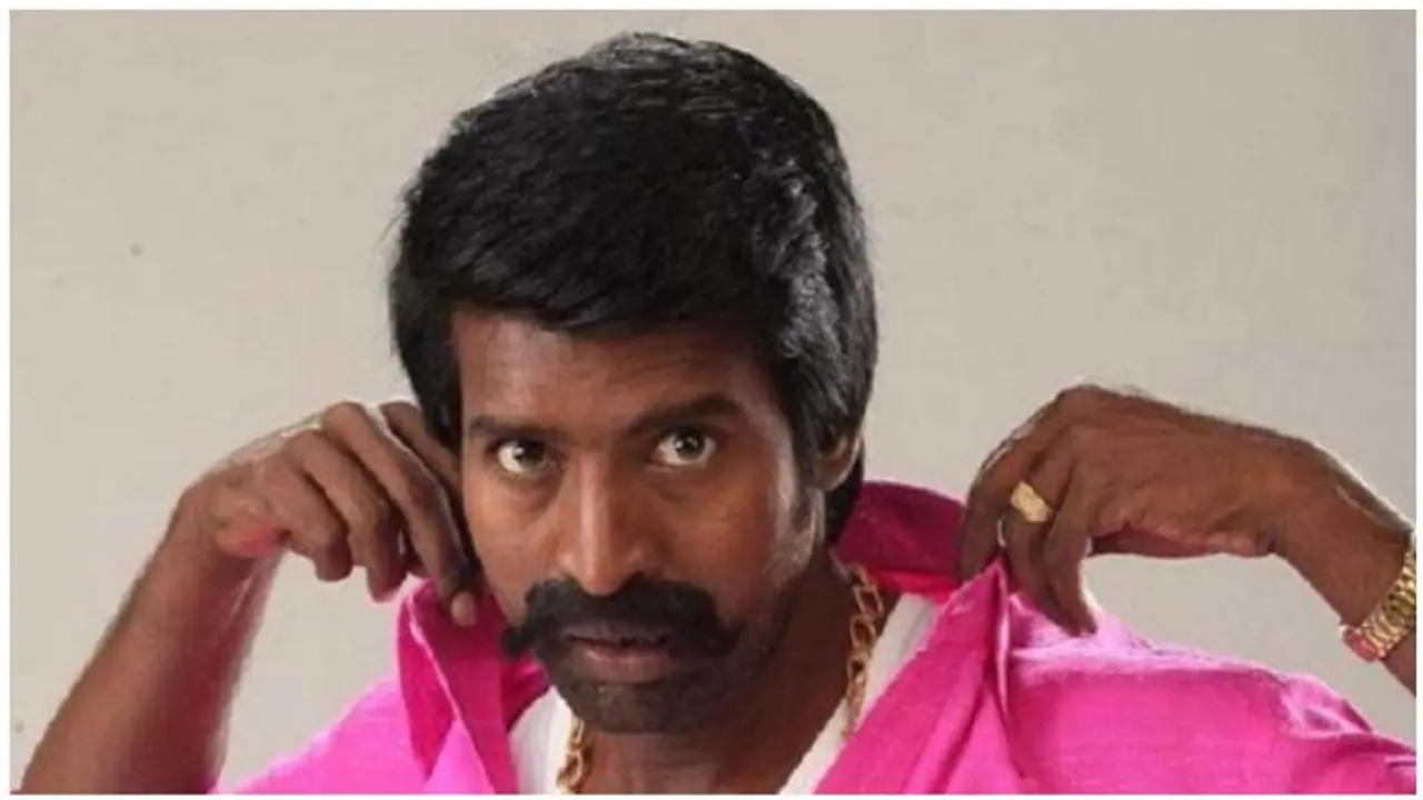 2.70 కోట్లు మోసపోయిన స్టార్ కమెడియన్ , కేసులో హీరో తండ్రి కూడా... 2.70 కోట్లు మోసపోయిన స్టార్ కమెడియన్ , కేసులో హీరో తండ్రి కూడా...