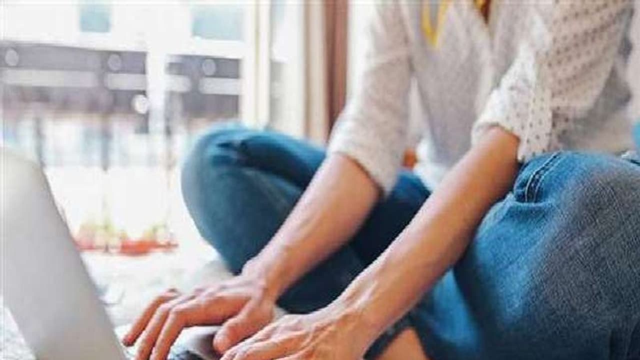 ವರ್ಕ್ ಫ್ರಮ್ ಹೋಮ್ ಉದ್ಯೋಗಿಗಳಿಗೆ ಕಾದಿದೆ ಶಾಕ್; ಹೆಚ್ಚುವರಿ ತೆರಿಗೆ ಹೊರೆ! ವರ್ಕ್ ಫ್ರಮ್ ಹೋಮ್ ಉದ್ಯೋಗಿಗಳಿಗೆ ಕಾದಿದೆ ಶಾಕ್; ಹೆಚ್ಚುವರಿ ತೆರಿಗೆ ಹೊರೆ!