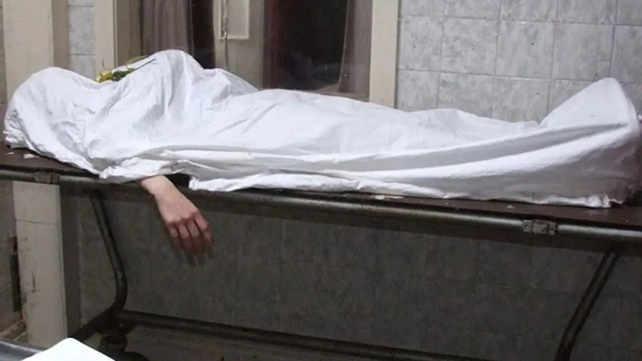 ಕೊರೋನಾಗೆ ಬಲಿ: ಮಗನಂತಿದ್ದವನ ಅಂತಿಮ ದರ್ಶನ ಪಡೆಯಲಾಗದೇ ಮಹಿಳೆ ಕಣ್ಣೀರು..! ಕೊರೋನಾಗೆ ಬಲಿ: ಮಗನಂತಿದ್ದವನ ಅಂತಿಮ ದರ್ಶನ ಪಡೆಯಲಾಗದೇ ಮಹಿಳೆ ಕಣ್ಣೀರು..!