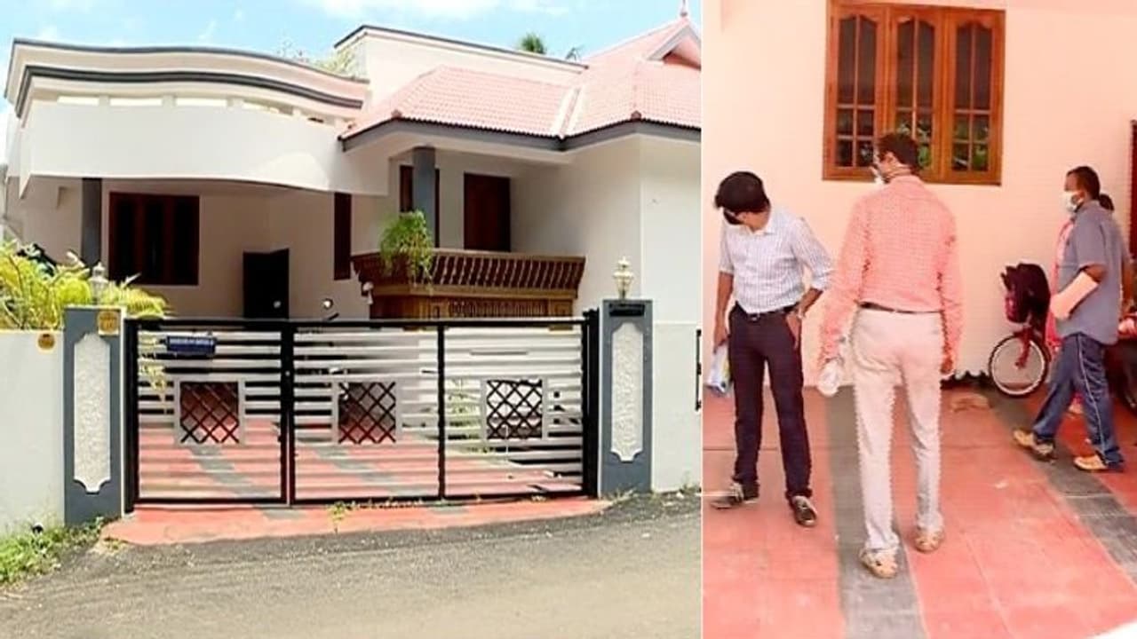 ഗൺമാൻ ജയഘോഷിന്റെ വട്ടിയൂർക്കാവിലെയും ആക്കുളത്തെയും വീട്ടിൽ കസ്റ്റംസ് റെയ്ഡ് ഗൺമാൻ ജയഘോഷിന്റെ വട്ടിയൂർക്കാവിലെയും ആക്കുളത്തെയും വീട്ടിൽ കസ്റ്റംസ് റെയ്ഡ്