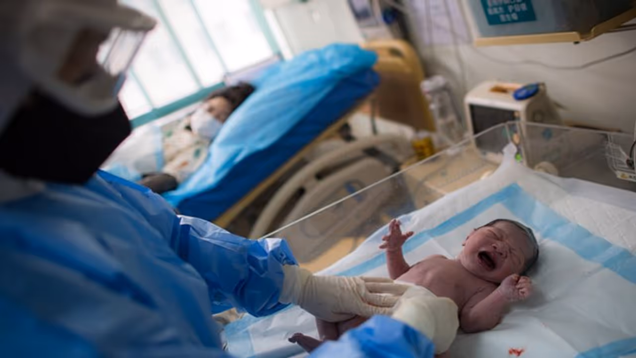 சுகப்பிரசவம் ஆனால் கூட சில பிரச்சனைகள் வரும் என்பது உண்மையா? அப்போ சிசேரியன் பண்ணா என்ன ஆகும்!! 