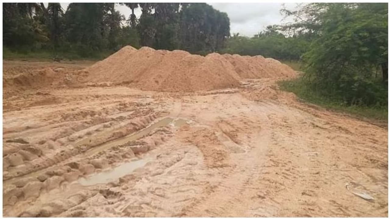 குவாரிகளின் லைசன்ஸ் ரத்து செய்யப்படும் நீதிபதி கடும் எச்சரிக்கை..! குவாரிகளின் லைசன்ஸ் ரத்து செய்யப்படும் நீதிபதி கடும் எச்சரிக்கை..!