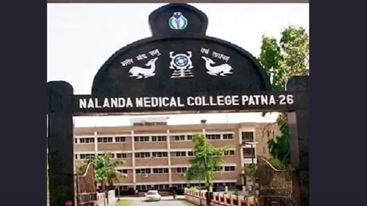 Coronavirus: మెడికల్ కాలేజీలో 87 మంది వైద్య విద్యార్థులకు కరోనా Coronavirus: మెడికల్ కాలేజీలో 87 మంది వైద్య విద్యార్థులకు కరోనా