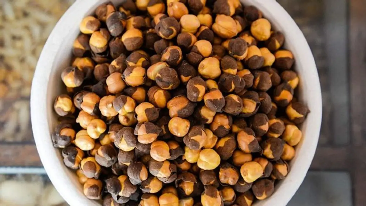 ঘুম থেকে উঠে এক মুঠো ছোলা, জানেন শরীরের ঠিক কতটা উপকারে লাগে ঘুম থেকে উঠে এক মুঠো ছোলা, জানেন শরীরের ঠিক কতটা উপকারে লাগে