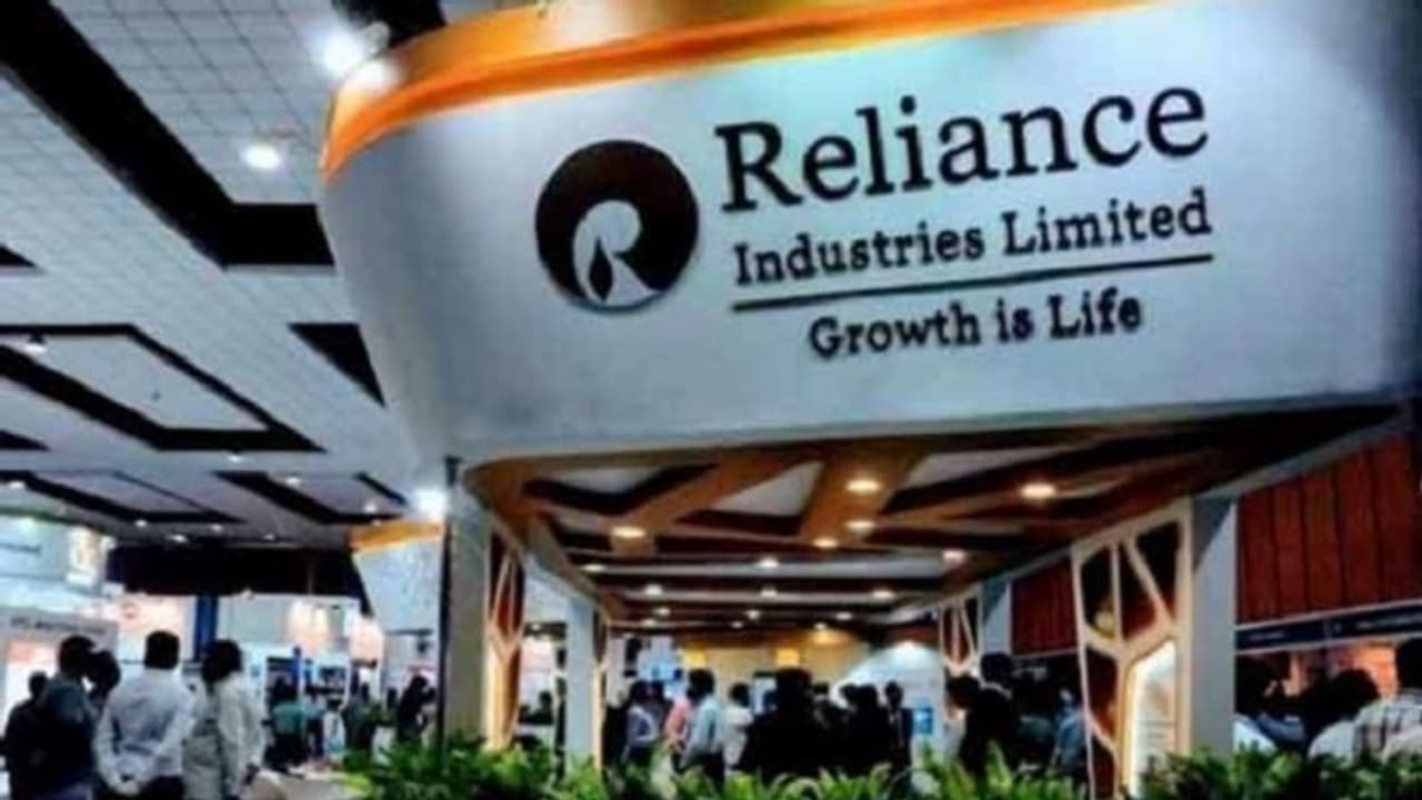 रिपोर्ट : ऑनलाइन रिटेल कारोबार के आधे हिस्से पर कब्जा जमा सकती है रिलायंस, मुकेश अंबानी का बढ़ा दबदबा रिपोर्ट : ऑनलाइन रिटेल कारोबार के आधे हिस्से पर कब्जा जमा सकती है रिलायंस, मुकेश अंबानी का बढ़ा दबदबा