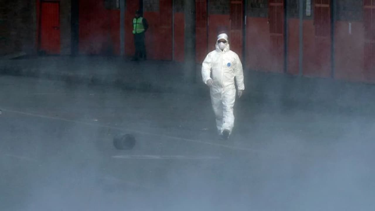 कोरोना : पहली बार 24 घंटे में 1129 की मौत, राहत की खबर कि बढ़ रहा है रिकवरी रेट कोरोना : पहली बार 24 घंटे में 1129 की मौत, राहत की खबर कि बढ़ रहा है रिकवरी रेट