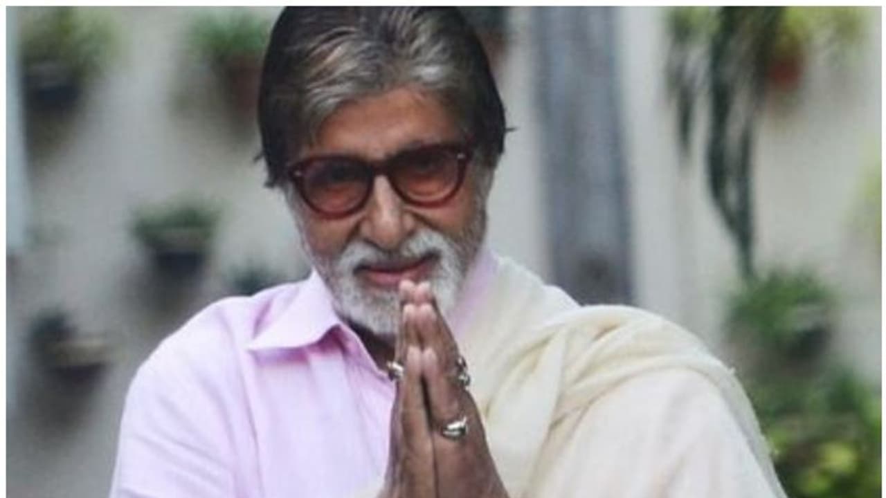 சூப்பர் ஸ்டார் மகள் கொடுத்த பரிசு ...! என்ன ஒரு அருமையான பரிசு என வியர்ந்த அமிதாப்பச்சன்!