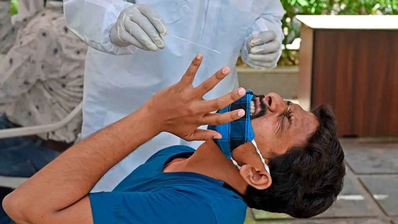 കൊവിഡ് സ്ഥിരീകരിച്ച ആരോഗ്യ പ്രവർത്തകർക്ക് വീട്ടിൽ ചികിത്സ, മാർഗരേഖയായി കൊവിഡ് സ്ഥിരീകരിച്ച ആരോഗ്യ പ്രവർത്തകർക്ക് വീട്ടിൽ ചികിത്സ, മാർഗരേഖയായി