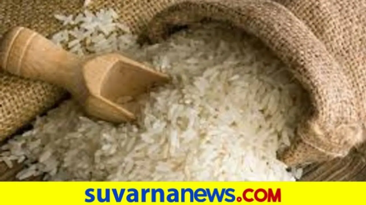 ಕಲ್ಯಾಣ ಮಂಟಪದೊಳಗಿತ್ತು ಸಾವಿರಕ್ಕೂ ಹೆಚ್ಚು ಕಿಟ್: ಬಿಜೆಪಿ ಕಾರ್ಯಕರ್ತರಿಂದ ದುರುಪಯೋಗ..? ಕಲ್ಯಾಣ ಮಂಟಪದೊಳಗಿತ್ತು ಸಾವಿರಕ್ಕೂ ಹೆಚ್ಚು ಕಿಟ್: ಬಿಜೆಪಿ ಕಾರ್ಯಕರ್ತರಿಂದ ದುರುಪಯೋಗ..?