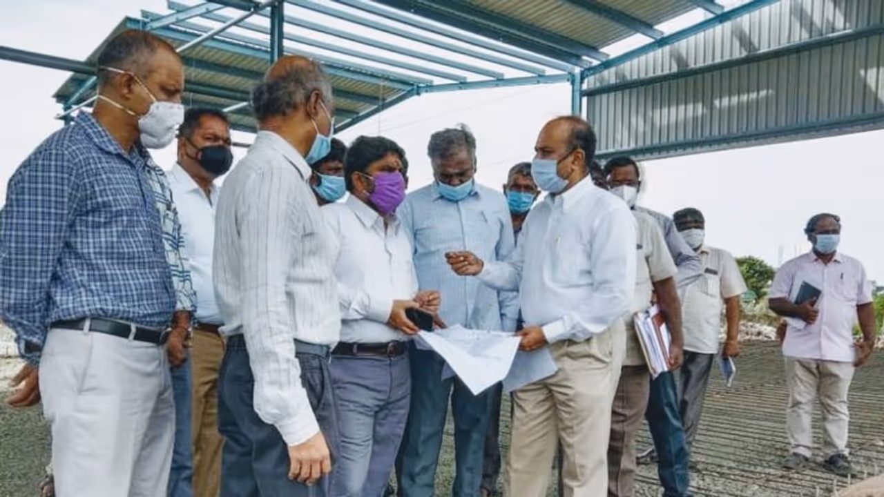 டன் கணக்கில் குப்பைகளில் கொட்டப்படும் இளநீர் மட்டைகளை மறுசுழற்சி செய்ய ஆலை..!! சென்னை மாநகராட்சி புதிய முயற்சி