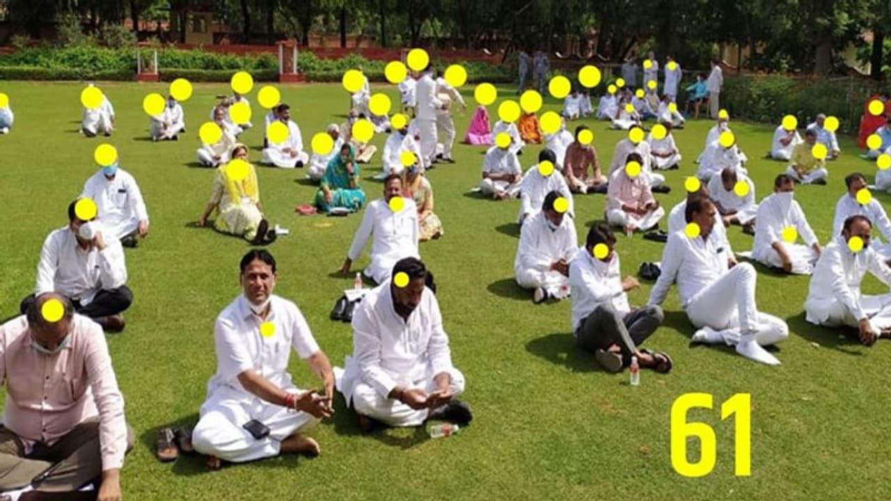 क्या गहलोत की सरकार गिर जाएगी, उनके पास सिर्फ 83 विधायक? इस फोटो के जरिए भाजपा नेता ने तो यही कहा क्या गहलोत की सरकार गिर जाएगी, उनके पास सिर्फ 83 विधायक? इस फोटो के जरिए भाजपा नेता ने तो यही कहा