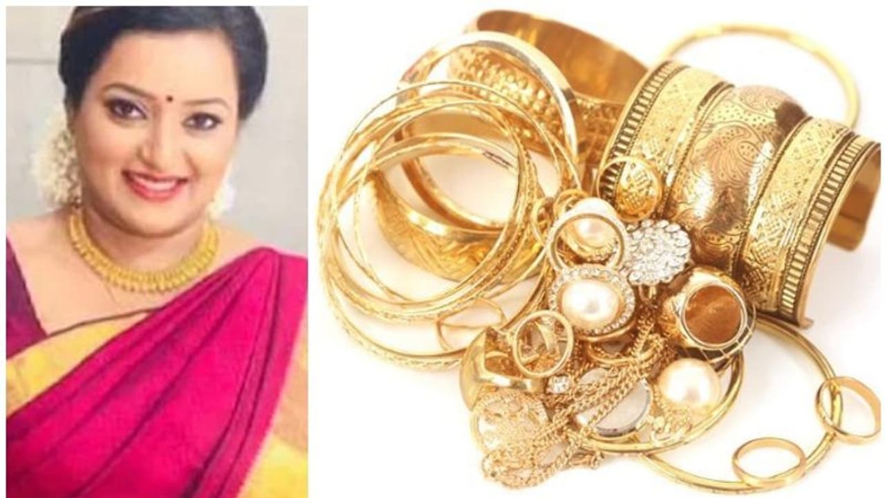 தங்கம் கடத்தல் ராணி ஸ்வப்னா லாக்கரில் சிக்கிய தங்கம் பணம்.!! வாயடைத்துப்போன என்ஐஏ அதிகாரிகள்.!