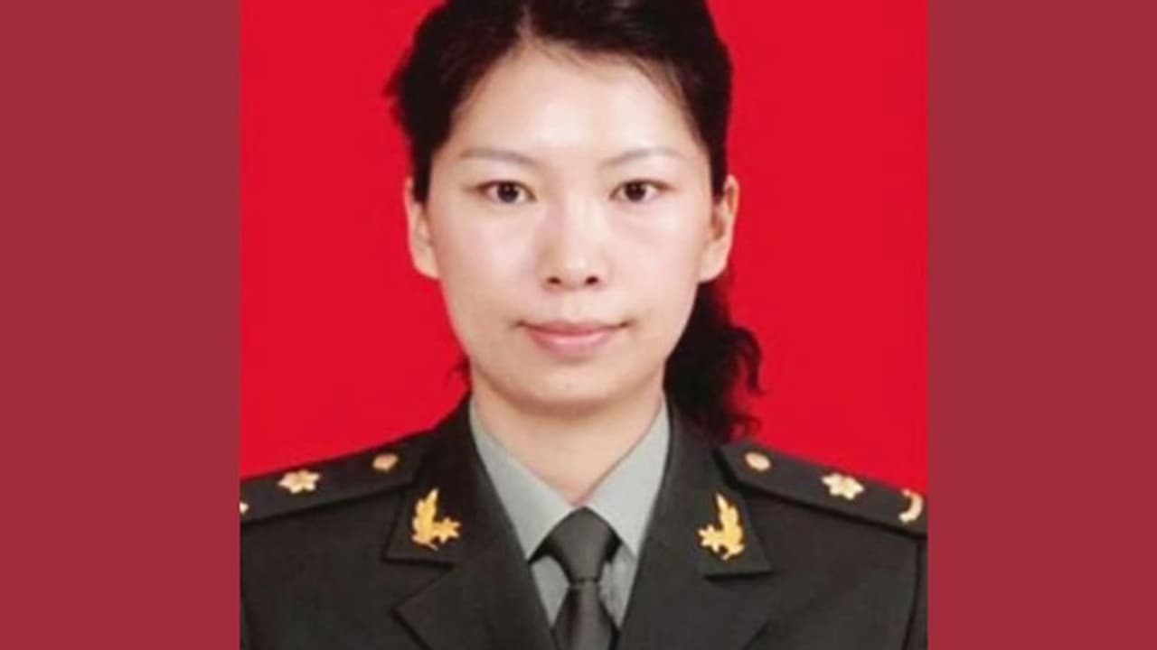 அமெரிக்காவில் உளவு பார்த்த சீனர்களை கொத்தாக தூக்கிய FBI..!! செய்வதறியாது திகைக்கும் சீன ராணுவம்..!!