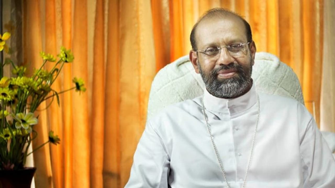 കൊവിഡ് നിയന്ത്രണം ലംഘിച്ചതിന് താമരശ്ശേരി ബിഷപ്പിനെതിരെ പൊലീസ് കേസെടുത്തു കൊവിഡ് നിയന്ത്രണം ലംഘിച്ചതിന് താമരശ്ശേരി ബിഷപ്പിനെതിരെ പൊലീസ് കേസെടുത്തു