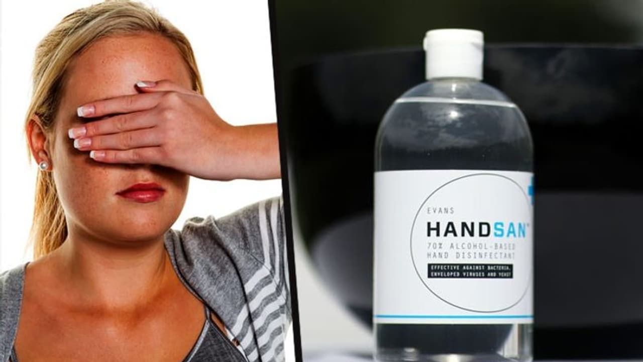 স্যানিটাইজারই কেড়ে নিতে পারে আপনার দৃষ্টিশক্তি, এমনকী রয়েছে কোমা র সম্ভাবনাও স্যানিটাইজারই কেড়ে নিতে পারে আপনার দৃষ্টিশক্তি, এমনকী রয়েছে কোমা র সম্ভাবনাও