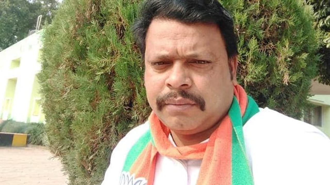 ছাত্রীমৃত্যুতে চোপড়ায় অশান্তি, বিজেপির জেলা সম্পাদককে গ্রেফতার করল পুলিশ