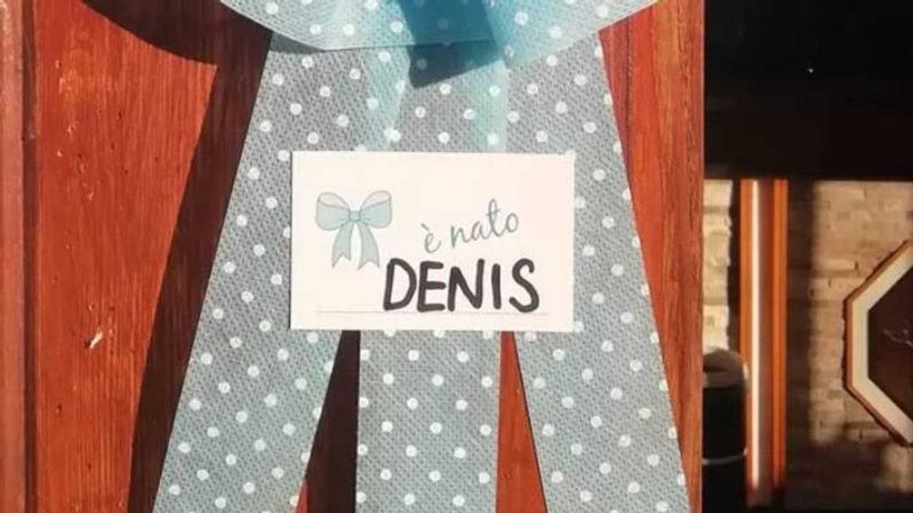 എട്ട് വര്ഷത്തെ കാത്തിരിപ്പിനൊടുവില് ഒരു കുഞ്ഞ് ജനിച്ചു, ആഘോഷത്തില് ഈ ഗ്രാമം... എട്ട് വര്ഷത്തെ കാത്തിരിപ്പിനൊടുവില് ഒരു കുഞ്ഞ് ജനിച്ചു, ആഘോഷത്തില് ഈ ഗ്രാമം...