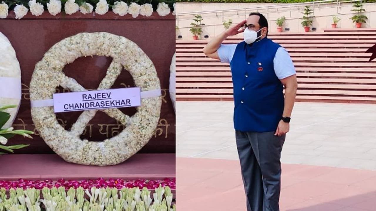 கார்கில் போர் நினைவு தினத்தை இந்தியாவே கொண்டாட ராஜீவ் சந்திரசேகர் தான் காரணம்..! அமர் ஜவான் ஜோதியில் மரியாதை கார்கில் போர் நினைவு தினத்தை இந்தியாவே கொண்டாட ராஜீவ் சந்திரசேகர் தான் காரணம்..! அமர் ஜவான் ஜோதியில் மரியாதை