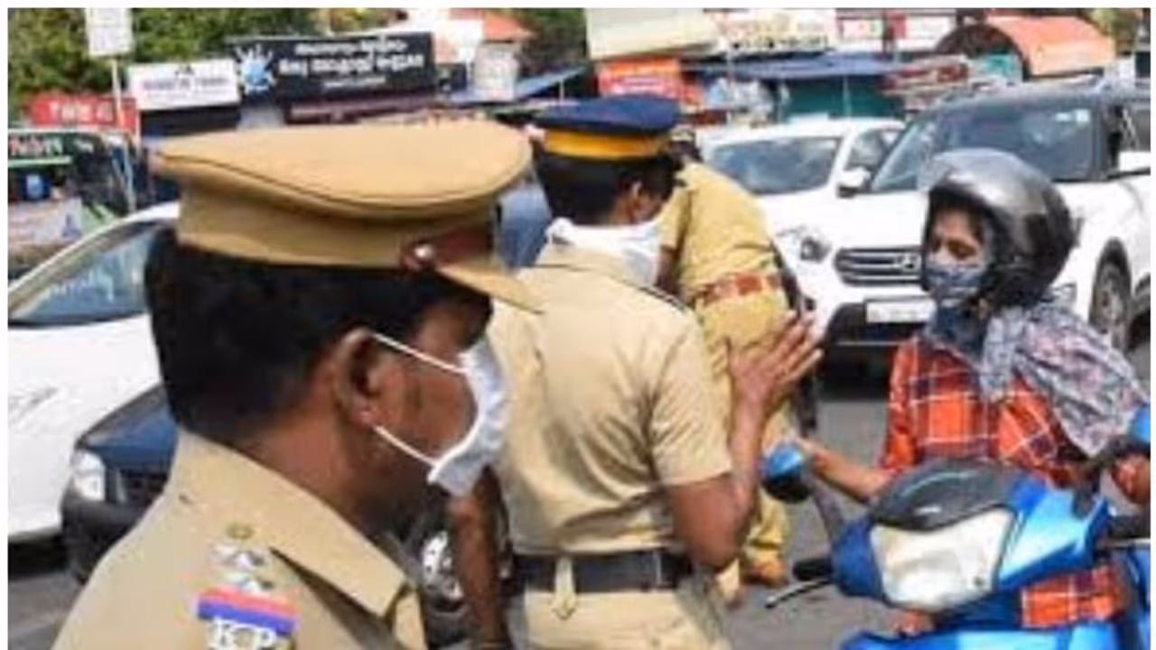 കൊല്ലത്തെ കണ്ടെയിൻമെന്റ് സോണുകളിൽ സ്വകാര്യവാഹനങ്ങൾക്ക് നിയന്ത്രണം കൊല്ലത്തെ കണ്ടെയിൻമെന്റ് സോണുകളിൽ സ്വകാര്യവാഹനങ്ങൾക്ക് നിയന്ത്രണം