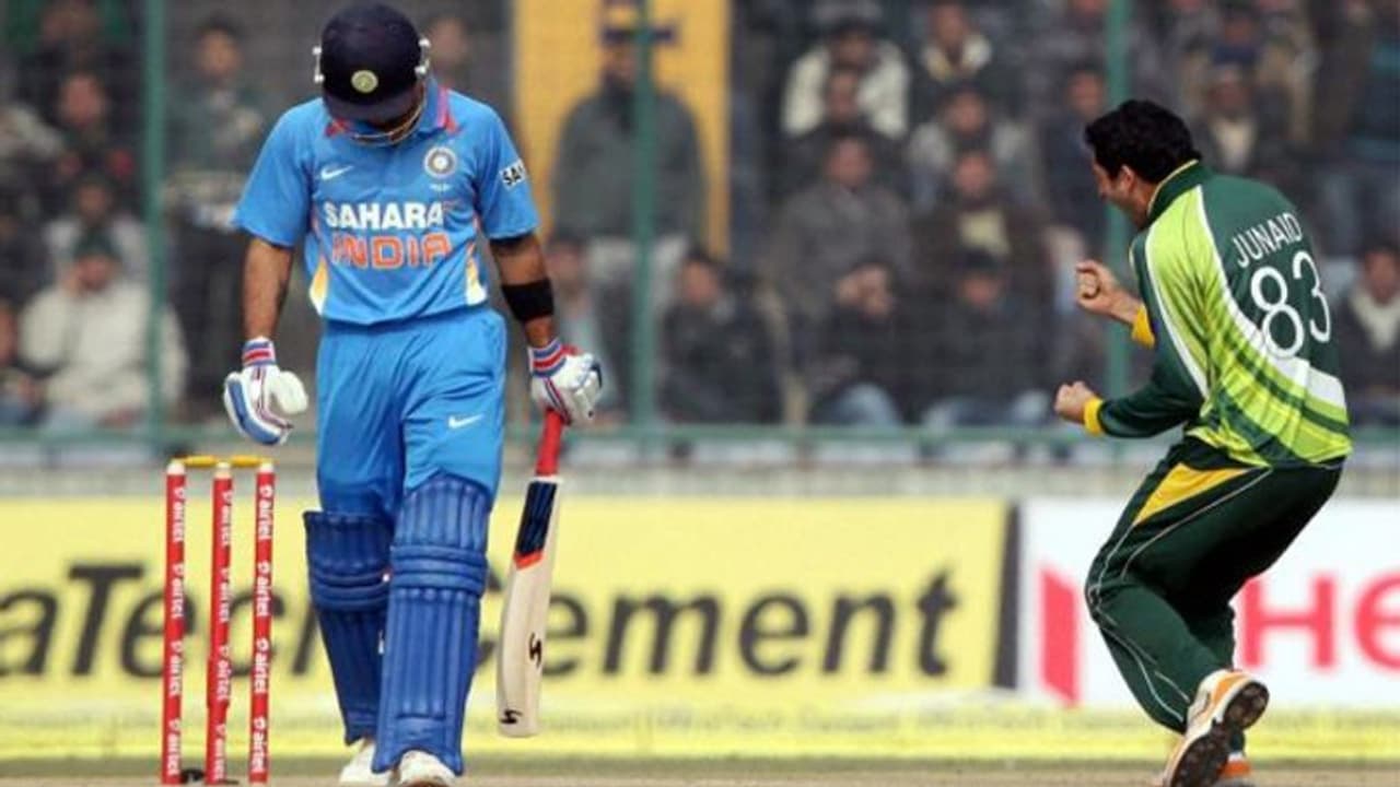 கோலி ரொம்ப சாதாரண பேட்ஸ்மேன் தான்..! கோலிக்கு சிம்மசொப்பனமாக திகழ்ந்த பவுலர் தடாலடி கோலி ரொம்ப சாதாரண பேட்ஸ்மேன் தான்..! கோலிக்கு சிம்மசொப்பனமாக திகழ்ந்த பவுலர் தடாலடி