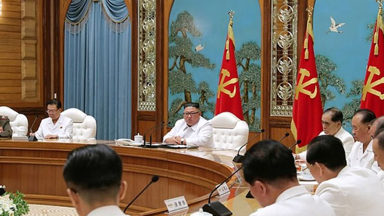 வடகொரியாவில் 60 அணுகுண்டுகள், 5 ஆயிரம் டன் ரசாயன ஆயுதங்கள்..!! பென்டகன் வெளியிட்ட அதிரிச்சி ரிப்போர்ட்..!! வடகொரியாவில் 60 அணுகுண்டுகள், 5 ஆயிரம் டன் ரசாயன ஆயுதங்கள்..!! பென்டகன் வெளியிட்ட அதிரிச்சி ரிப்போர்ட்..!!