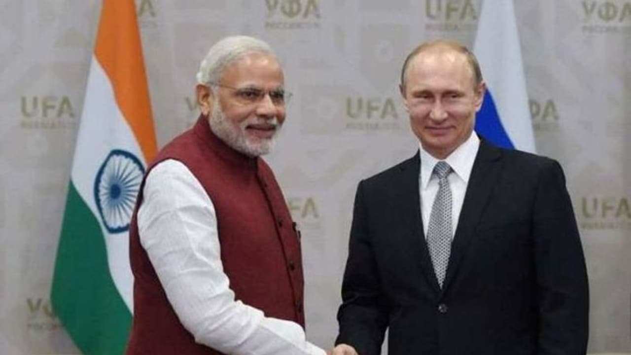 Putin's India Visit: ರಷ್ಯಾ ಅಧ್ಯಕ್ಷ ಪುಟಿನ್ ಇಂದು ಭಾರತಕ್ಕೆ: ಮಹತ್ವದ ಒಪ್ಪಂದಕ್ಕೆ ಸಹಿ Putin's India Visit: ರಷ್ಯಾ ಅಧ್ಯಕ್ಷ ಪುಟಿನ್ ಇಂದು ಭಾರತಕ್ಕೆ: ಮಹತ್ವದ ಒಪ್ಪಂದಕ್ಕೆ ಸಹಿ