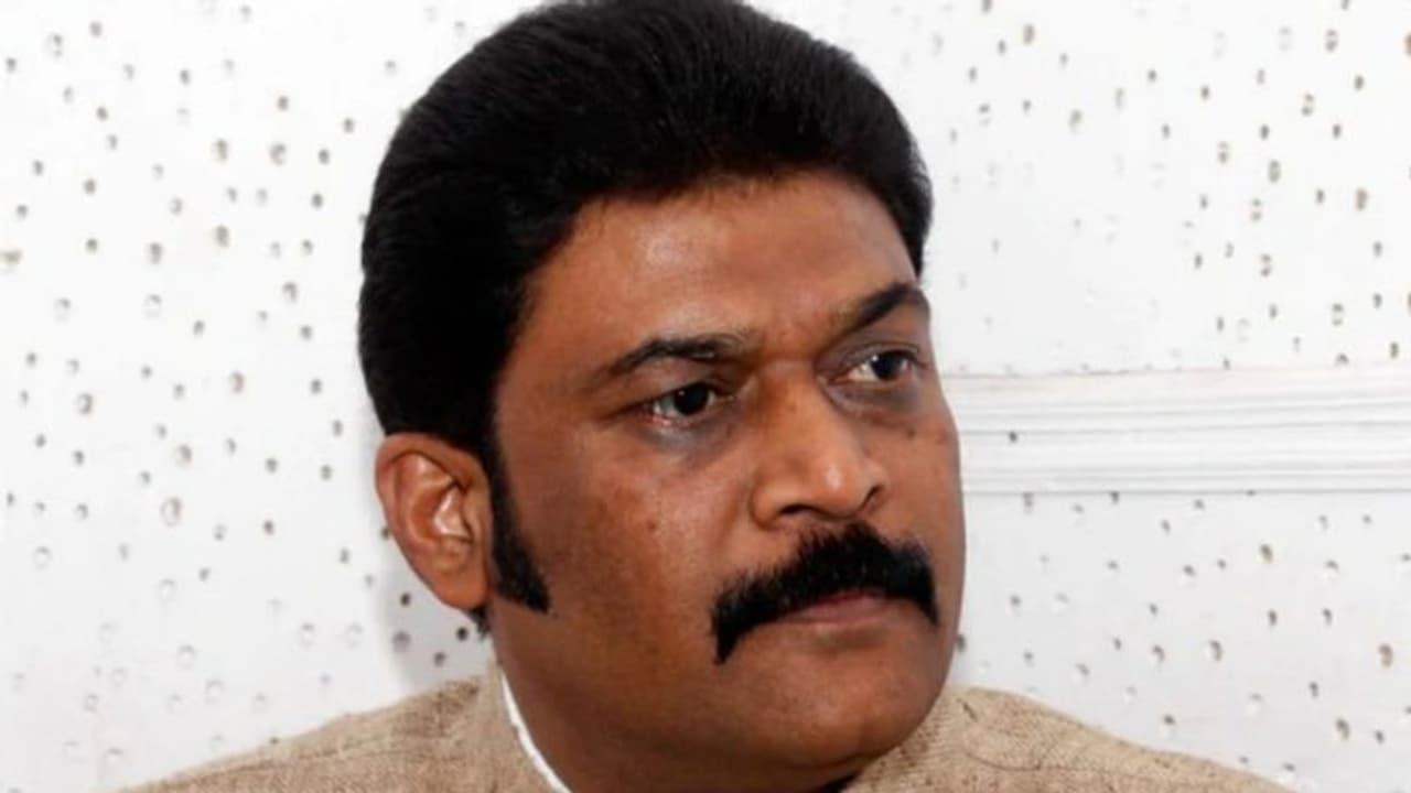 കര്ണാടകയില് വനംമന്ത്രിയ്ക്ക് കൊവിഡ് സ്ഥിരീകരിച്ചു കര്ണാടകയില് വനംമന്ത്രിയ്ക്ക് കൊവിഡ് സ്ഥിരീകരിച്ചു