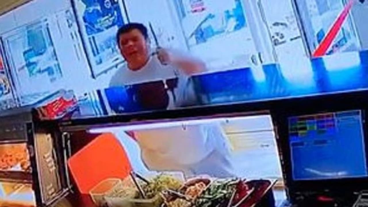 കേവലം ഒരു 'ബാഗ്' ചിപ്‌സിന് വേണ്ടി കത്തി കാട്ടി ഭീഷണി; ഒടുവില്‍ യുവാവിന് കിട്ടിയതോ...