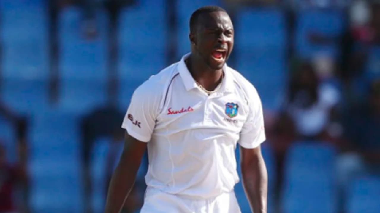 கடந்த 26 ஆண்டுகளாக எந்த வெஸ்ட் இண்டீஸ் வீரரும் செய்யாத சாதனையை செய்த கீமார் ரோச்..! கடந்த 26 ஆண்டுகளாக எந்த வெஸ்ட் இண்டீஸ் வீரரும் செய்யாத சாதனையை செய்த கீமார் ரோச்..!