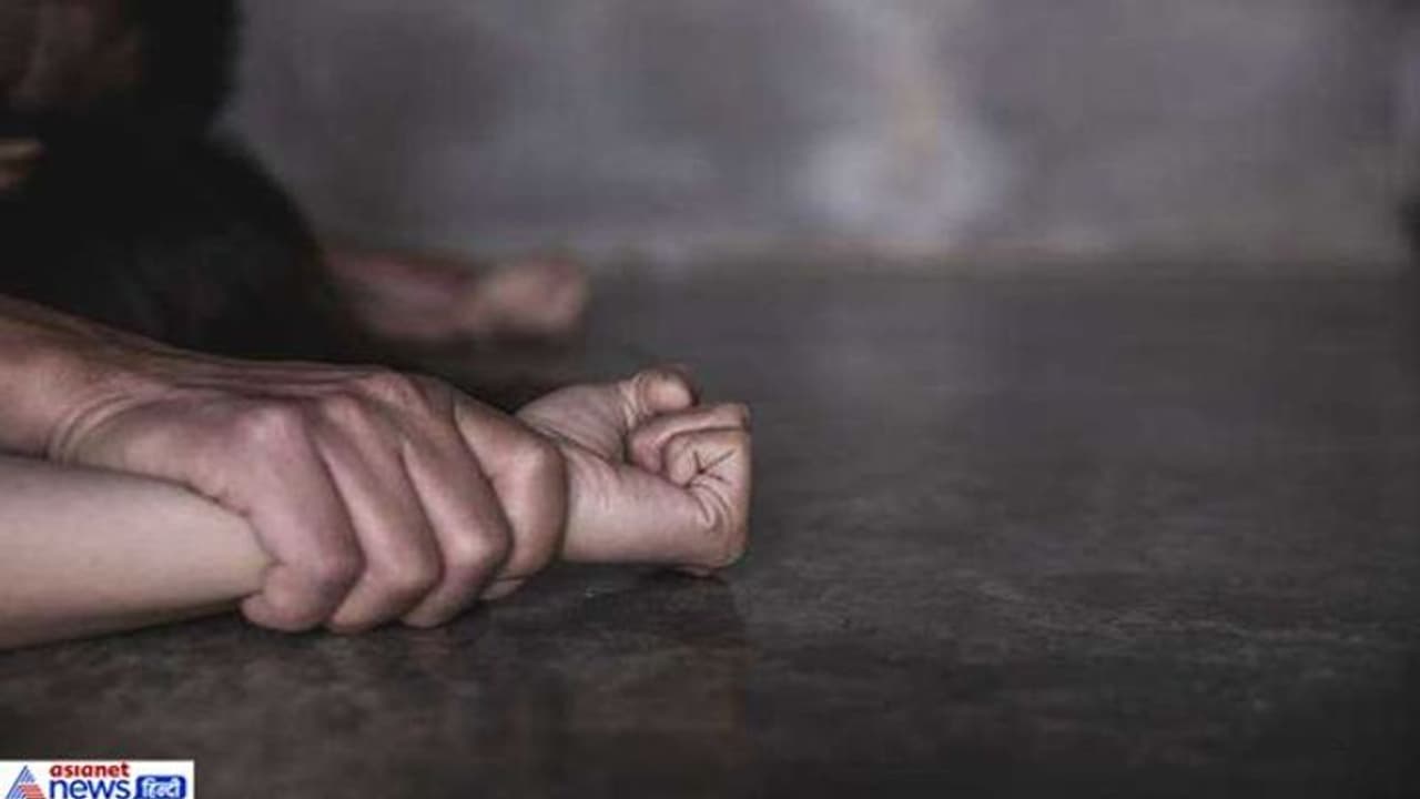 Man returns home for lunch, catches cheating wife in bed; here’s what happened next Man returns home for lunch, catches cheating wife in bed; here’s what happened next