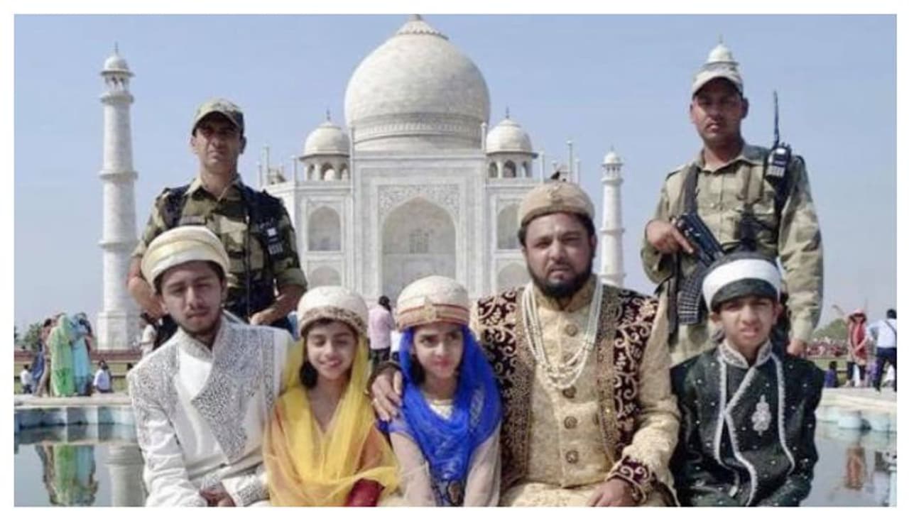 রামমন্দির বানাতে দেবেন সোনার ইট, সম্প্রীতির বার্তা এবার স্বয়ং বাবরের উত্তরাধিকারীর রামমন্দির বানাতে দেবেন সোনার ইট, সম্প্রীতির বার্তা এবার স্বয়ং বাবরের উত্তরাধিকারীর