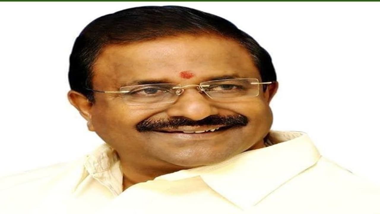 కిరణ్ కుమార్ రెడ్డితో సోము వీర్రాజు భేటీ: పార్టీ బలోపేతంపై చర్చ కిరణ్ కుమార్ రెడ్డితో సోము వీర్రాజు భేటీ: పార్టీ బలోపేతంపై చర్చ