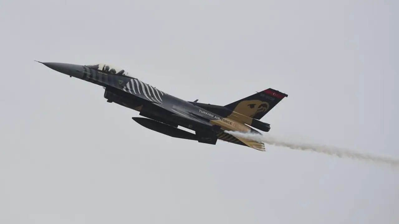 শেষ প্রান্তে টিকা পৌঁছাতে ভারতের ভরসা IAF, ব্যবহার করা হতে পারে হেলিকপ্টারও শেষ প্রান্তে টিকা পৌঁছাতে ভারতের ভরসা IAF, ব্যবহার করা হতে পারে হেলিকপ্টারও