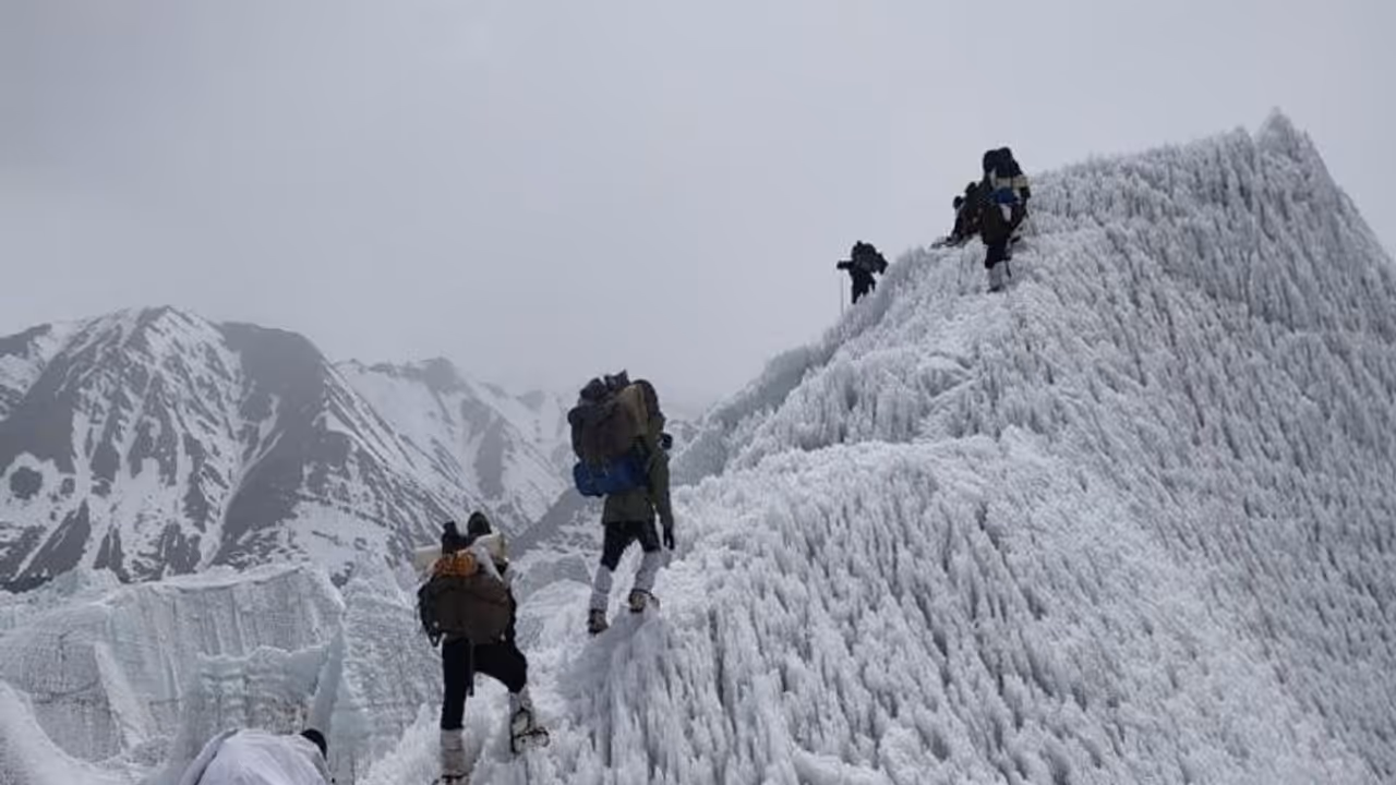 পূর্ব লাদাখে ভারত চিন সমীকরণ বদলে দেবে প্রকৃতি, প্রতিকূল অবস্থায় বিপর্যস্ত হতে পারে লালফৌজরা পূর্ব লাদাখে ভারত চিন সমীকরণ বদলে দেবে প্রকৃতি, প্রতিকূল অবস্থায় বিপর্যস্ত হতে পারে লালফৌজরা