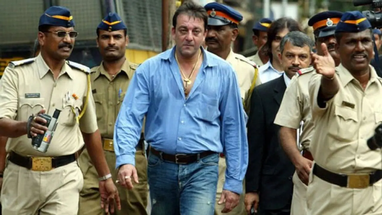 संजय दत्त की जल्द रिहाई क्यों? राजीव गांधी हत्याकांड के दोषी ने याचिका लगाकर पूछा सवाल, अगले हफ्ते सुनवाई संजय दत्त की जल्द रिहाई क्यों? राजीव गांधी हत्याकांड के दोषी ने याचिका लगाकर पूछा सवाल, अगले हफ्ते सुनवाई