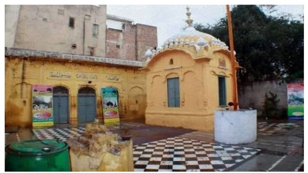 পাকিস্তানে এবার ঐতিহাসিক গুরুদোয়ারাকে মসজিদে পরিণত করার চেষ্টা, দখল নিল কট্টরপন্থী মৌলবী পাকিস্তানে এবার ঐতিহাসিক গুরুদোয়ারাকে মসজিদে পরিণত করার চেষ্টা, দখল নিল কট্টরপন্থী মৌলবী