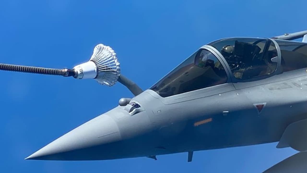 राफेल में एयर टू एयर रीफ्यूलिंग, अंबाला एयरबेस के आसपास धारा 144, फोटो और वीडियोग्राफी पर बैन राफेल में एयर टू एयर रीफ्यूलिंग, अंबाला एयरबेस के आसपास धारा 144, फोटो और वीडियोग्राफी पर बैन