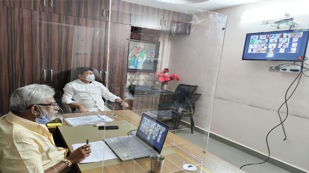 పార్టీ కోసం కష్టపడ్డ వారికే ఆ అవకాశం...పేర్లు సిఫారసు..: వైవి సుబ్బారెడ్డి పార్టీ కోసం కష్టపడ్డ వారికే ఆ అవకాశం...పేర్లు సిఫారసు..: వైవి సుబ్బారెడ్డి