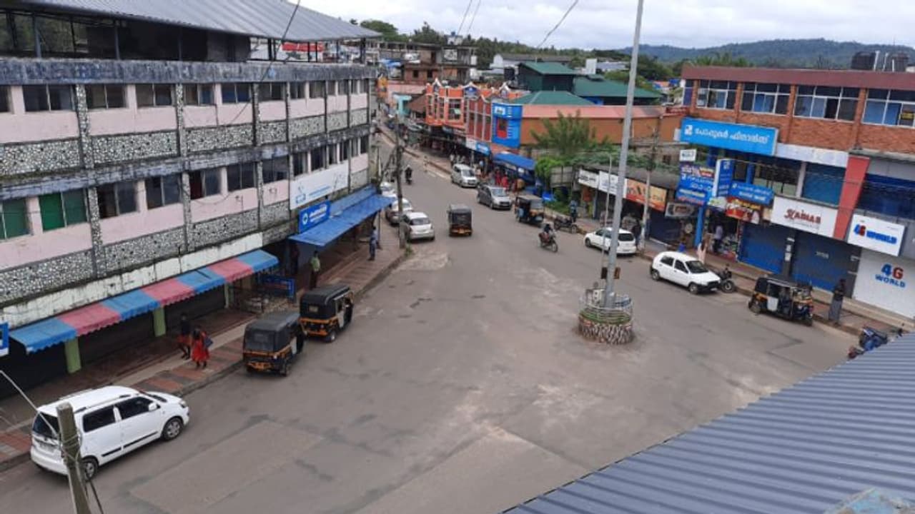 കൊവിഡ്: പുല്പ്പള്ളിയിലെ നിയന്ത്രണങ്ങളില് ഇളവ്; നാലാം വാര്ഡ് കണ്ടൈന്മെന്റായി തുടരും കൊവിഡ്: പുല്പ്പള്ളിയിലെ നിയന്ത്രണങ്ങളില് ഇളവ്; നാലാം വാര്ഡ് കണ്ടൈന്മെന്റായി തുടരും