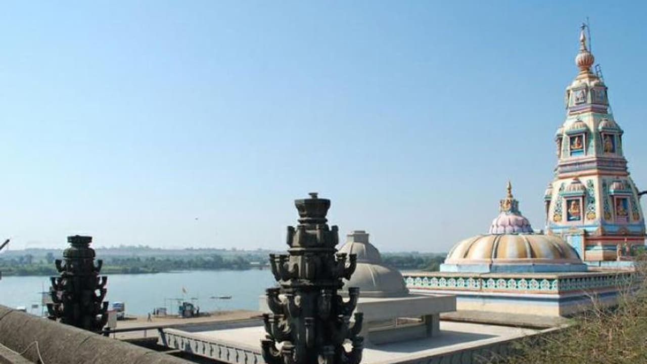 Maharashtra: Silver umbrella stolen from Vighnahar Ganapati Temple in Ozar Maharashtra: Silver umbrella stolen from Vighnahar Ganapati Temple in Ozar