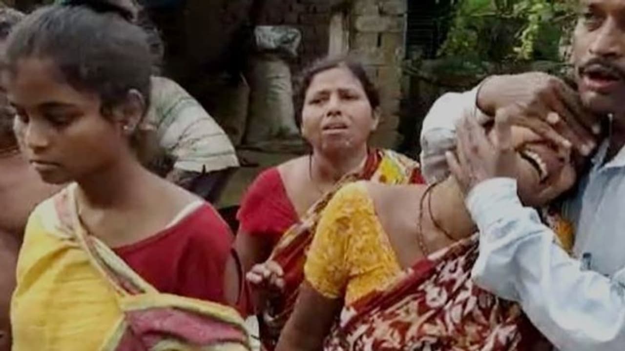 আচমকাই বাড়ি থেকে নিখোঁজ, এবার ঝুলন্ত দেহ উদ্ধার হল বিজেপি এর বুথ সভাপতির আচমকাই বাড়ি থেকে নিখোঁজ, এবার ঝুলন্ত দেহ উদ্ধার হল বিজেপি এর বুথ সভাপতির